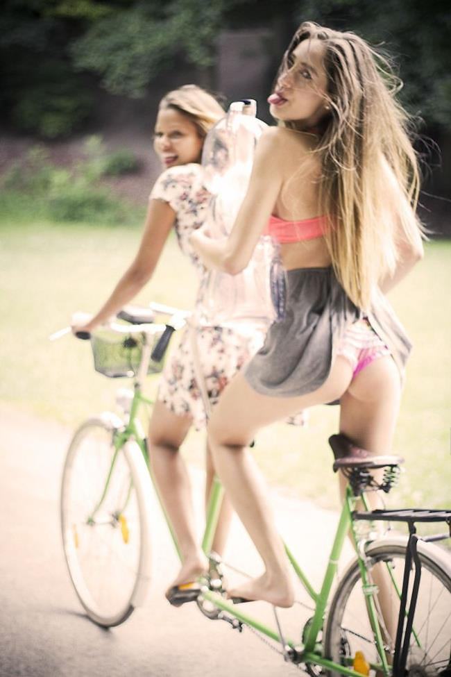Obrázek Girls Love Bikes Pic