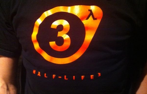 Obrázek Half-Life.3.shirt.on.valve.employee