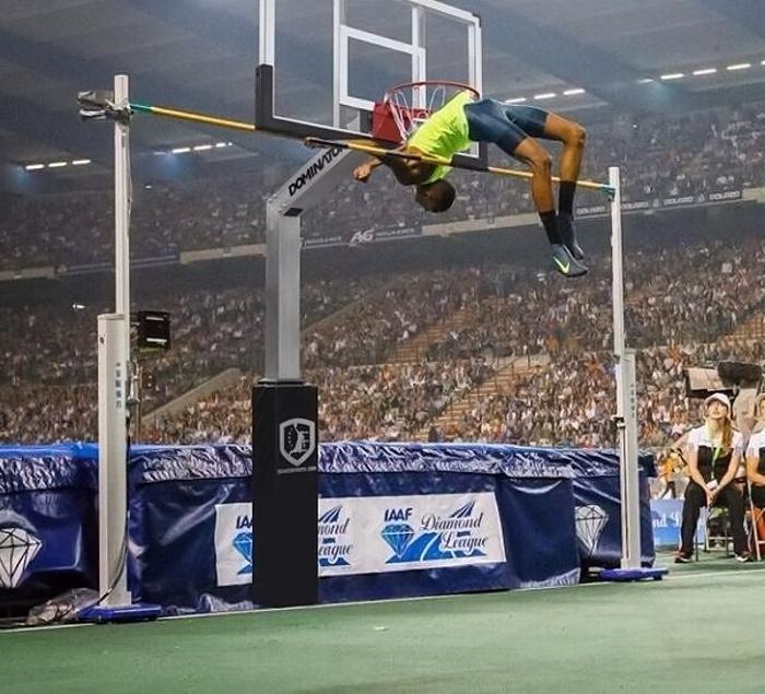 Obrázek High Jump in perspective