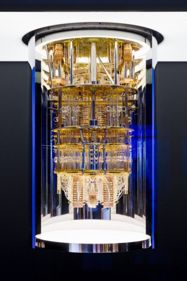 Obrázek IBM Q System One quantum computer 1