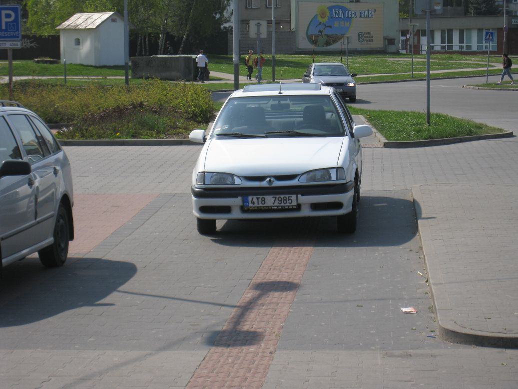 Obrázek Idiot parkuje