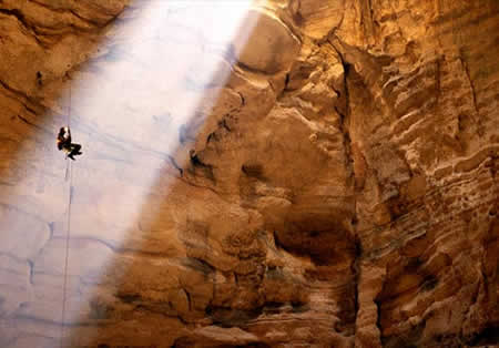 Obrázek Incredible Caves - Majlis al Jinn Cave