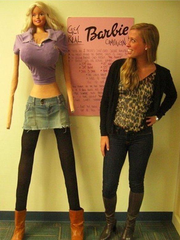 Obrázek Jak by vypadala ziva Barbie dle proporci panenky
