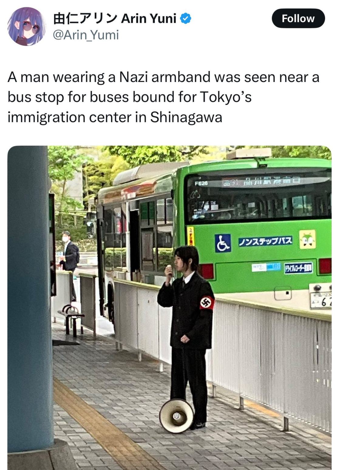 Obrázek Japonec prisel protestovat proti imigraci cernochu