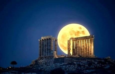 Obrázek Just the moon in greece - 10-05-2012