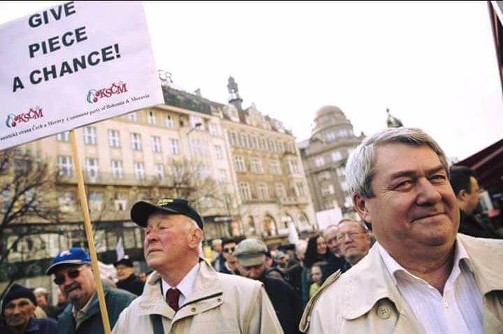 Obrázek Komunisti v boji za kus
