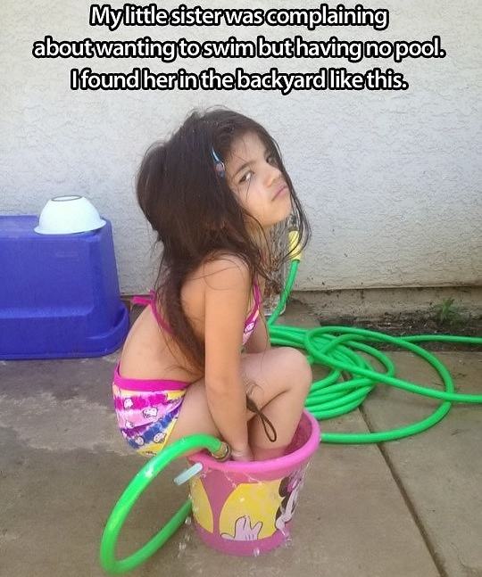 Obrázek Little-girl-pool-bucket