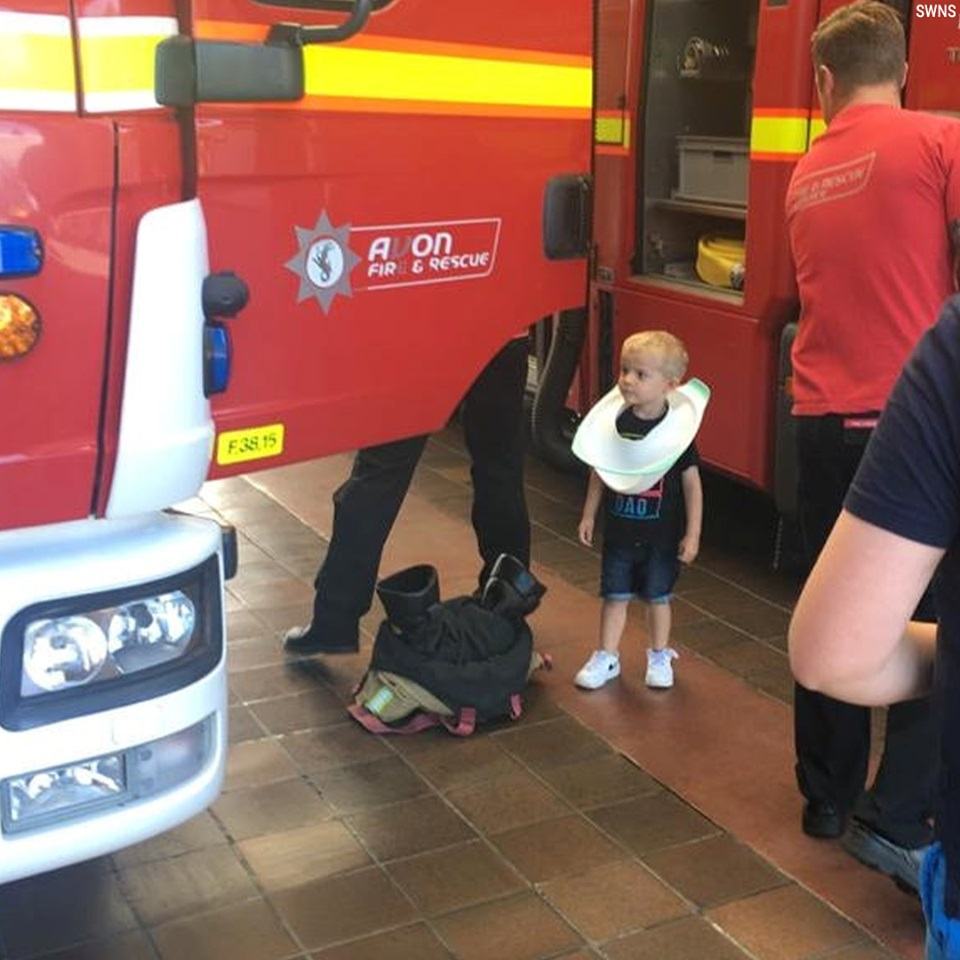 Obrázek Maly roumenista hleda pomoc u hasicu
