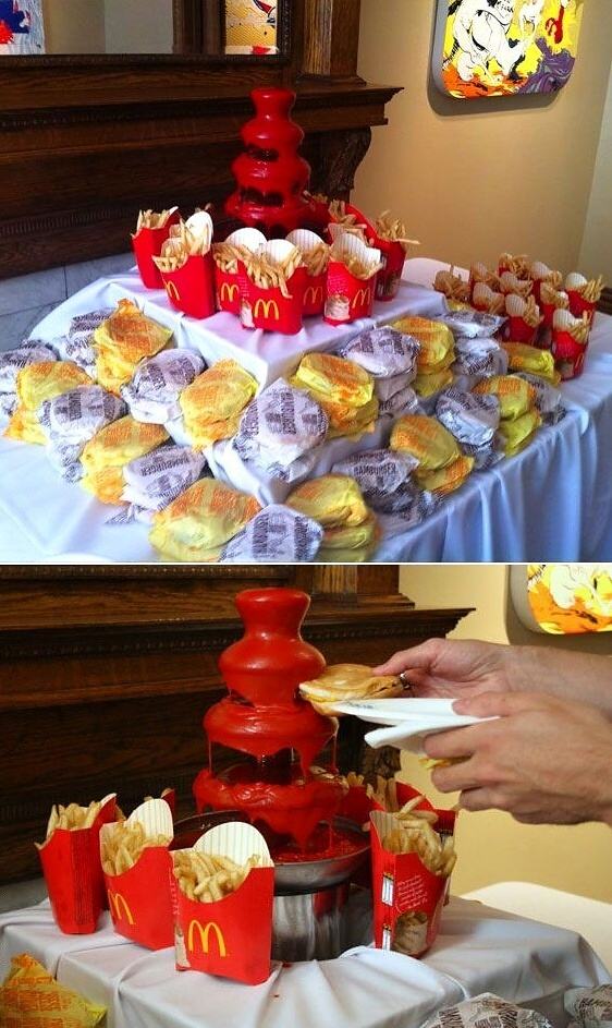 Obrázek McDonalds ketchup fountain