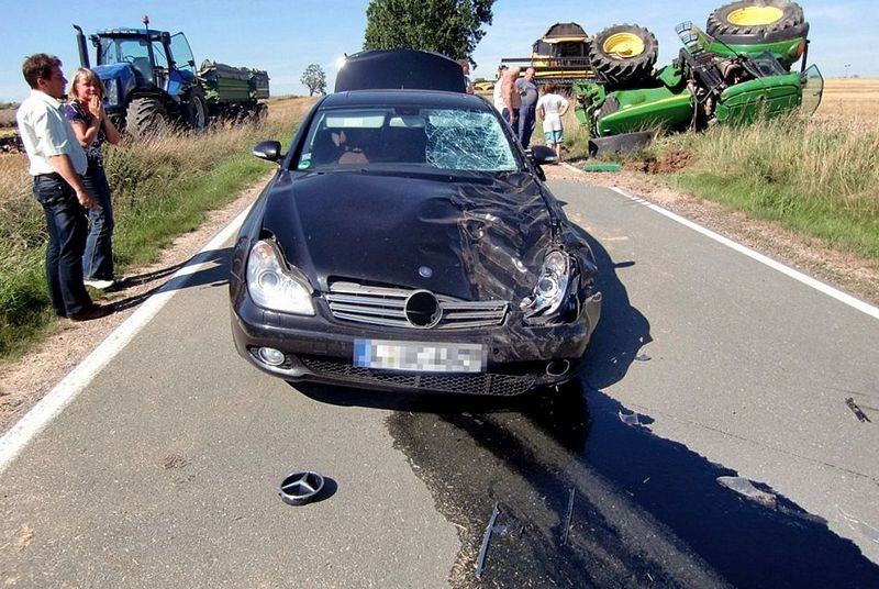 Obrázek Mercedes hit a Deere