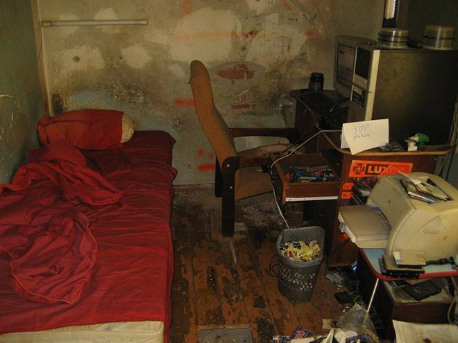 Obrázek Messiest Home Offices Ever16