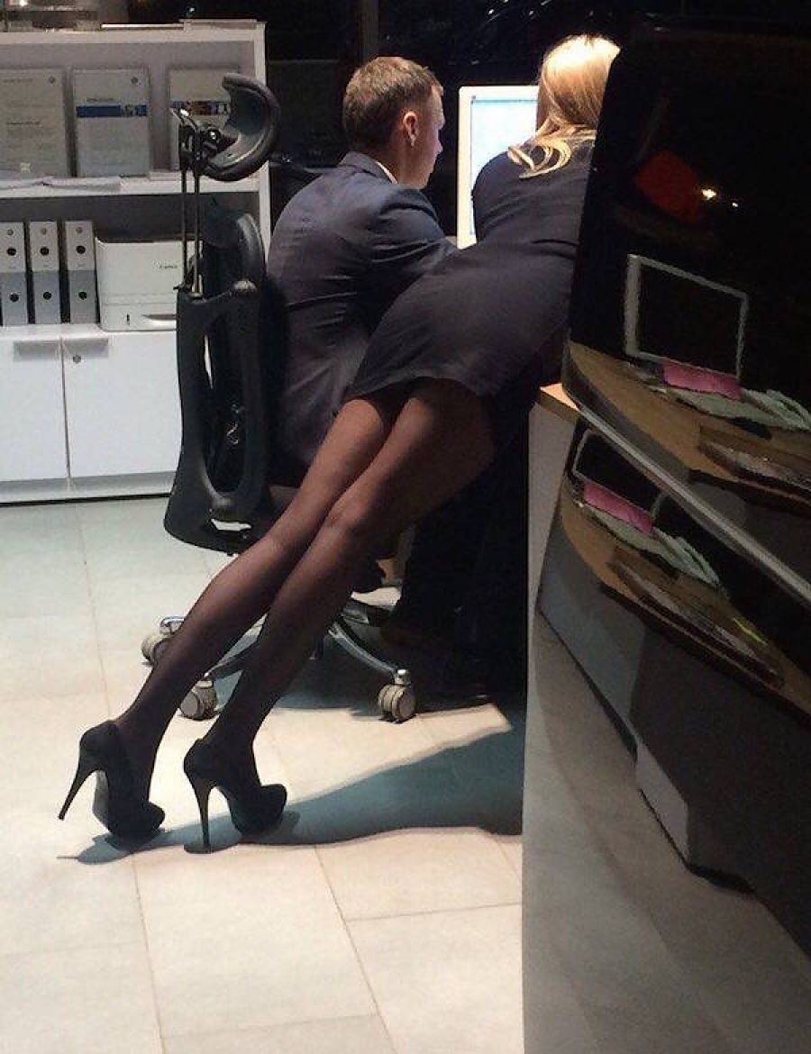 Obrázek Naughty office sluts
