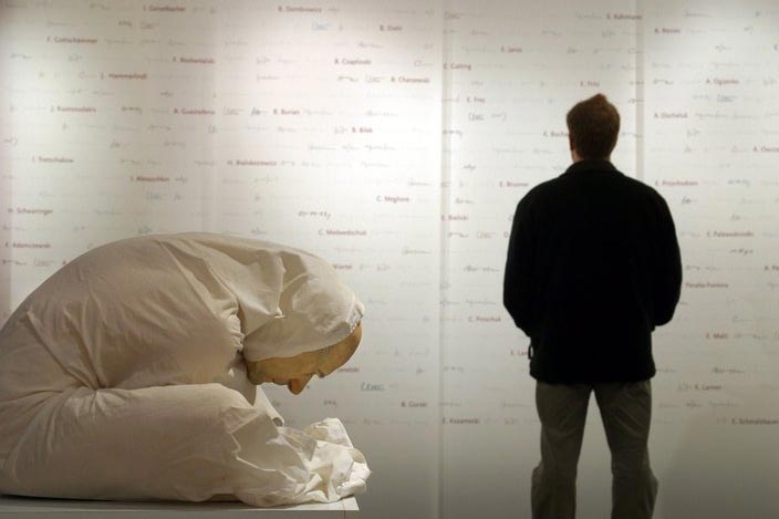 Obrázek NeuveritelneSochy-RonMueck03