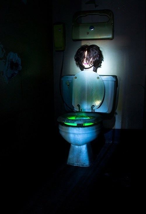 Obrázek Never Go To The Bathroom At Night 02-02-2012