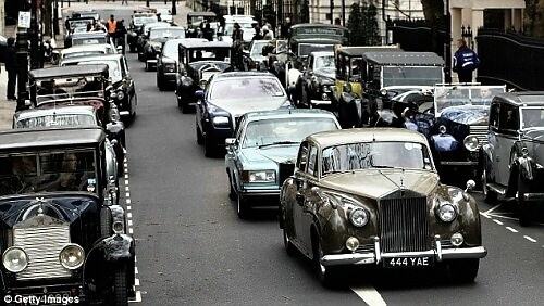 Obrázek Parade-Rolls-Royce-in-London