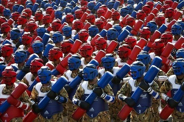 Obrázek Parade in Iran to Celebrate Another Anniversary of Iran-Iraq War1