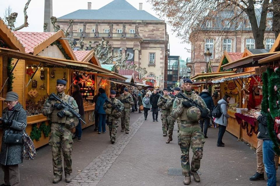 Obrázek Pariz 2019.Vianoce - sviatky pohody pokoja a mieru