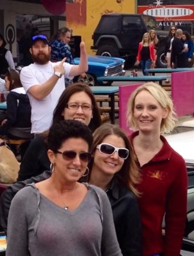 Obrázek Photo bombed at a car show in Austin