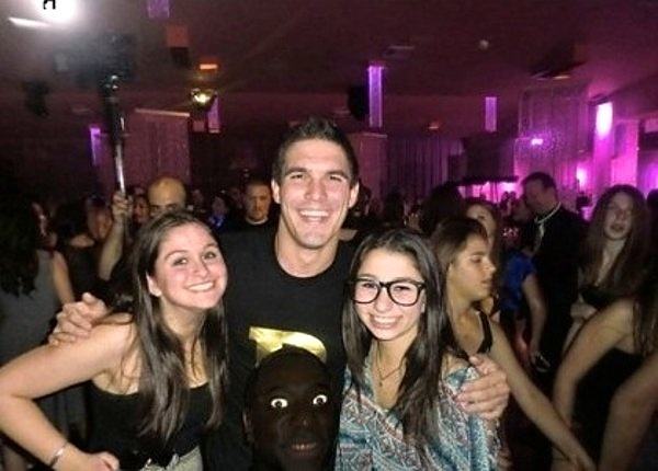Obrázek Photobomb nigga 12-02-2012