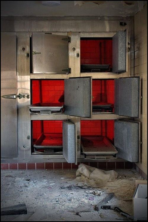 Obrázek Photos-of-Abandoned-Hospital-023