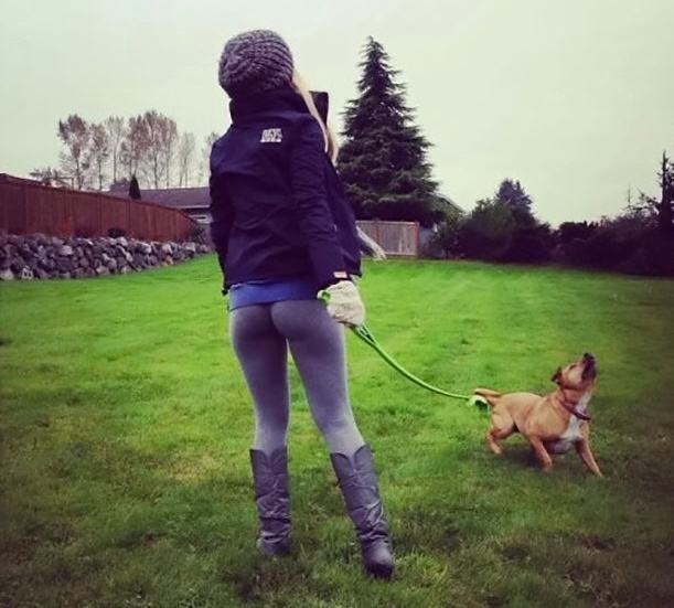 Obrázek Playing With Her Dog