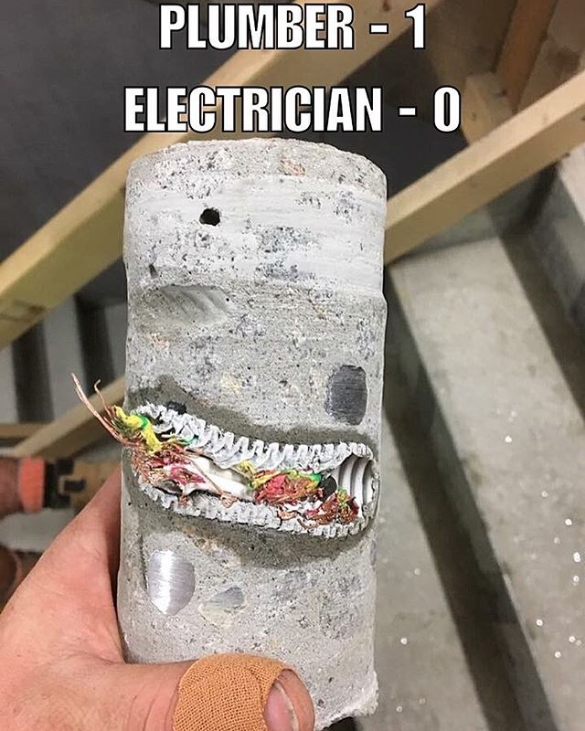 Obrázek Plumber vs electrician