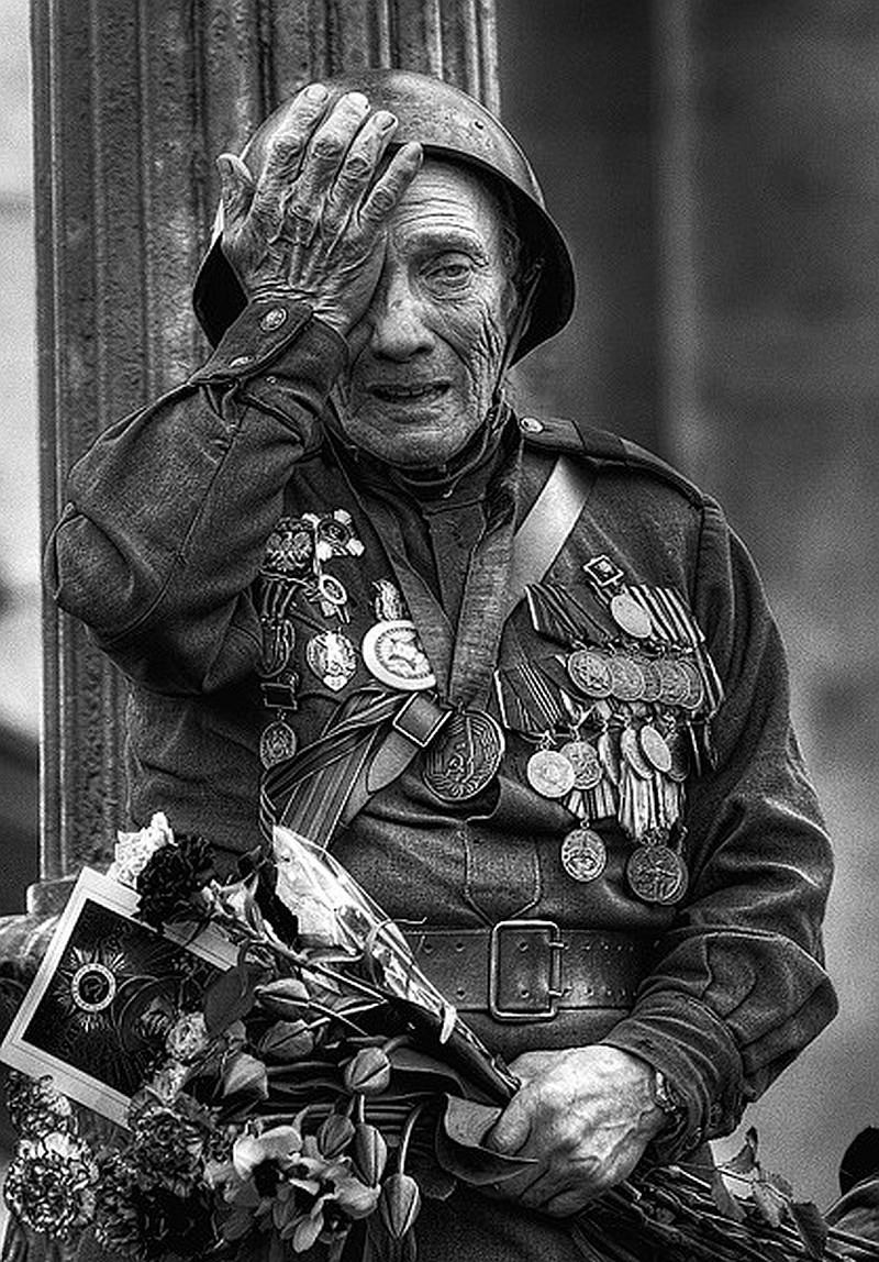 Obrázek Russian WWII veteran celebrates victory day 65 years later