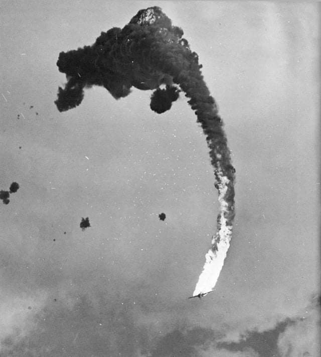 Obrázek Sestreleny japonsky bombarder v Pacifiku