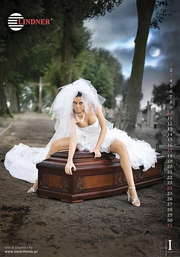 Obrázek Sexy Coffin Calendar 1