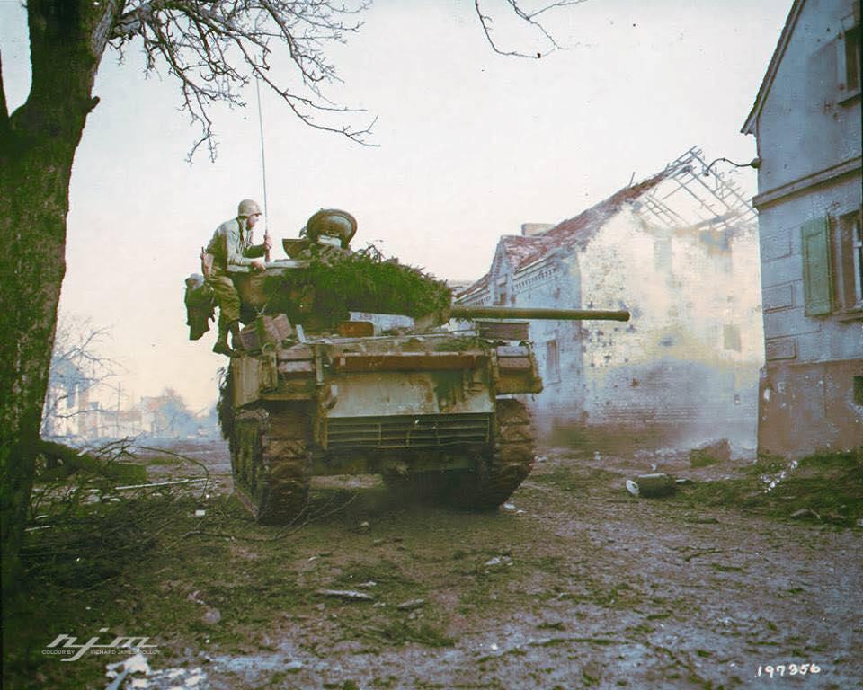 Obrázek Sherman tank firing to smoke out a German field entrenchment