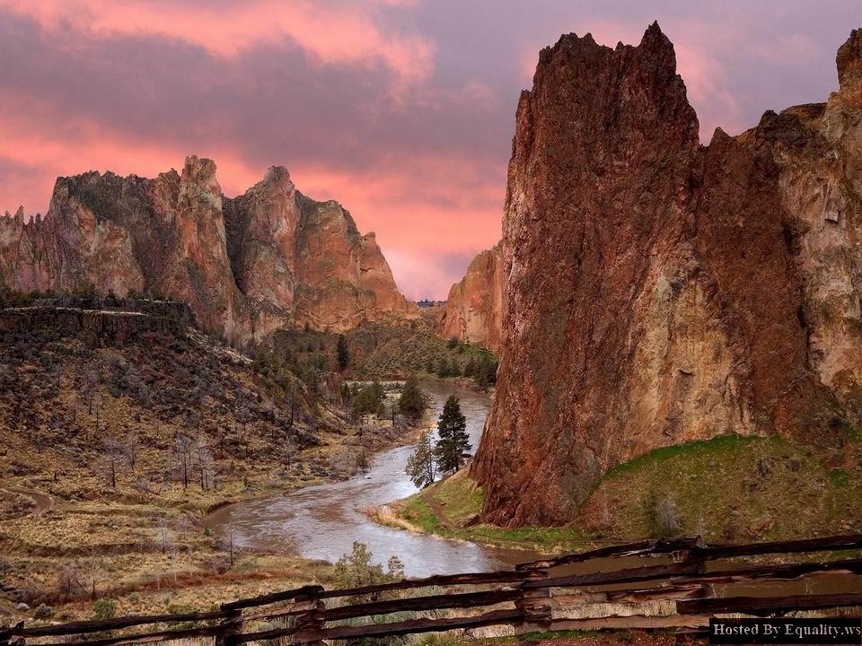 Obrázek Smith Rock State Park at Sunrise 2C Oregon