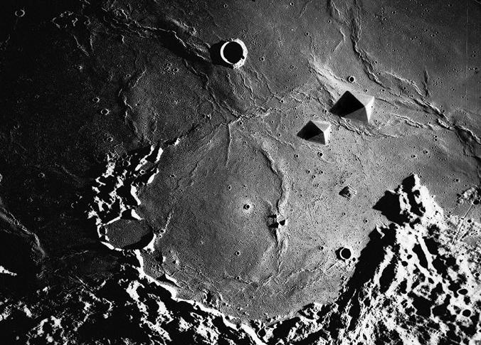 Obrázek Storm the MOON PYRAMIDS