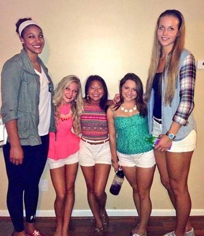 Obrázek Tall Girls Short Girls