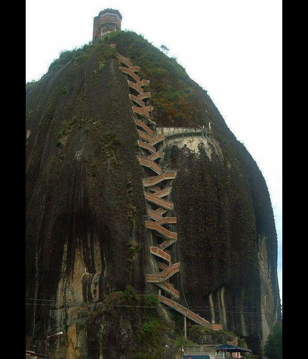 Obrázek The Guatape Rock in Colombia