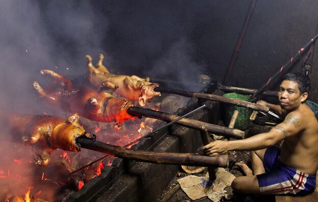 Obrázek The making of Balis incredible pig roast