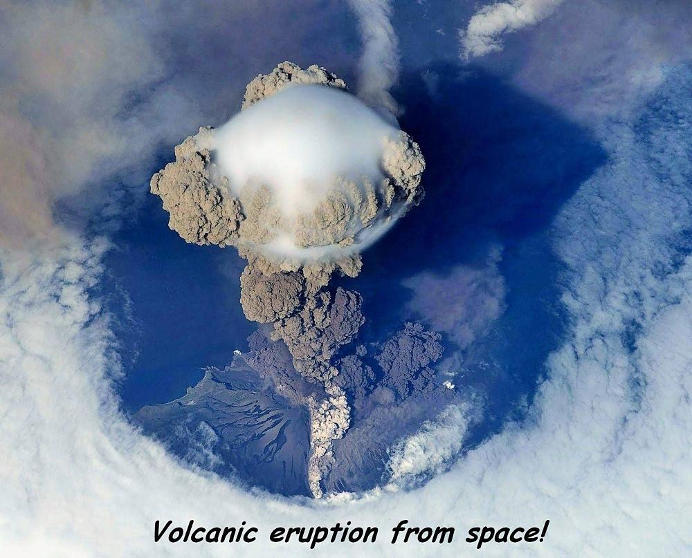 Obrázek VolcanicEruption-Space