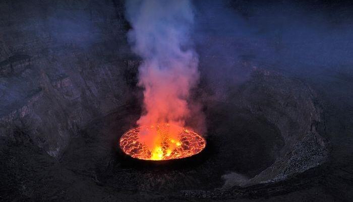 Obrázek Volcanic crater of Nyiragongo in Africa