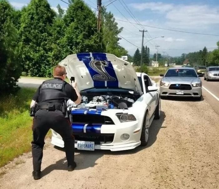 Obrázek We take being pulled over seriously here in Canada