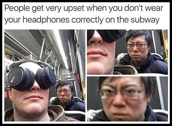Obrázek Wearing Headphones
