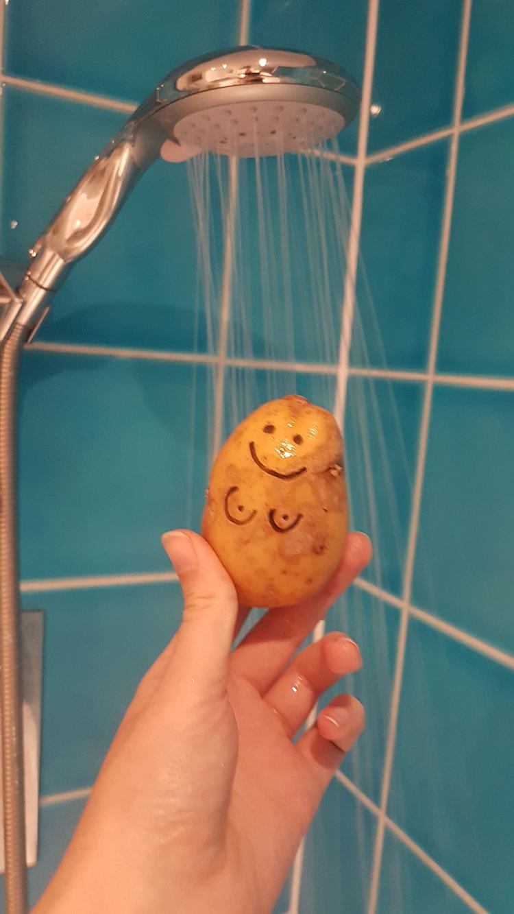 Obrázek When a guy asks you for nudes but you are a potato