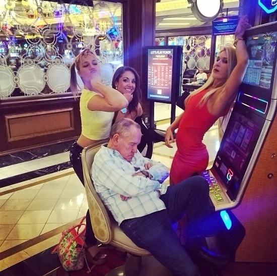 Obrázek When you fall asleep at the slots in Vegas