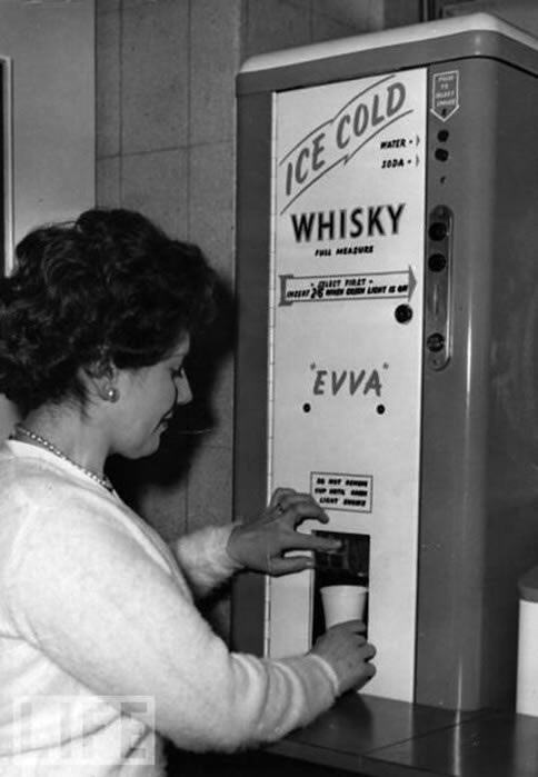 Obrázek Whiskey vending machines existed