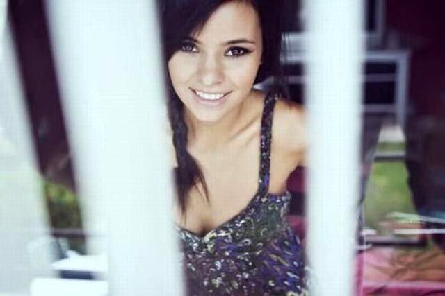 Obrázek X- Beautiful Smile on Beautiful Girl 3