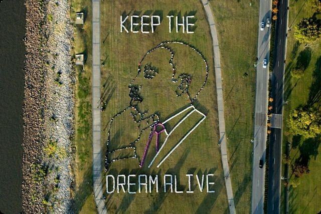 Obrázek X- Keep The Dream Alive