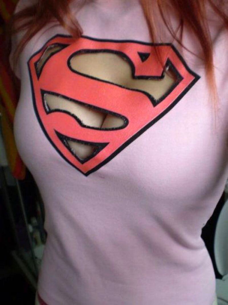 Obrázek X- Superwoman T-Shirt Cleavage