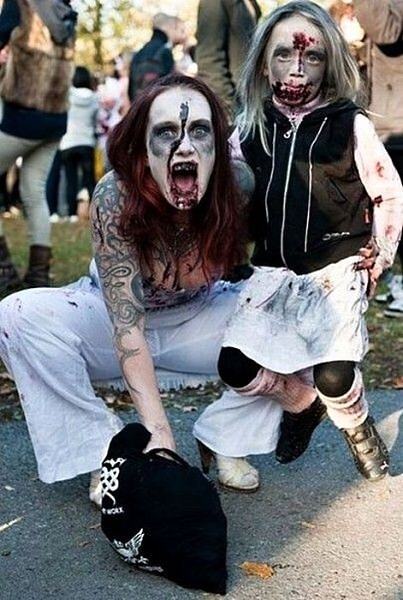 Obrázek X- Zombie family