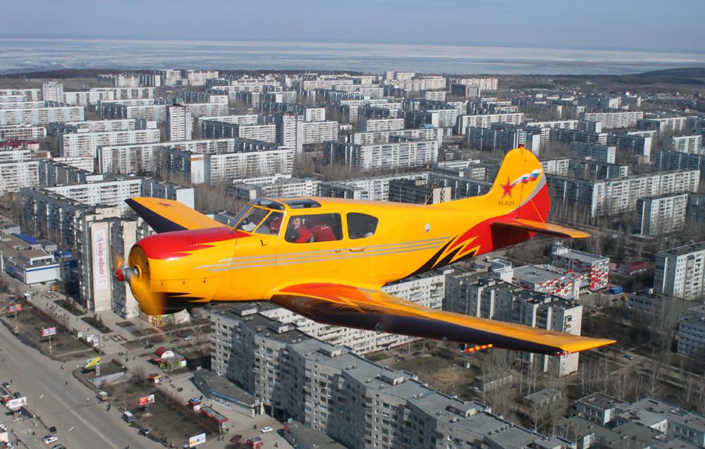 Obrázek Yakovlev Yak-18T low over Ulyanovsk Russia