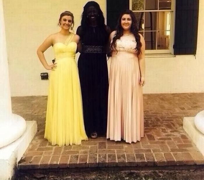 Obrázek You cant take her to prom yet she hasnt been unlocked