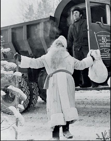 Obrázek Z historie Deda Mraz prijel na nakladaku