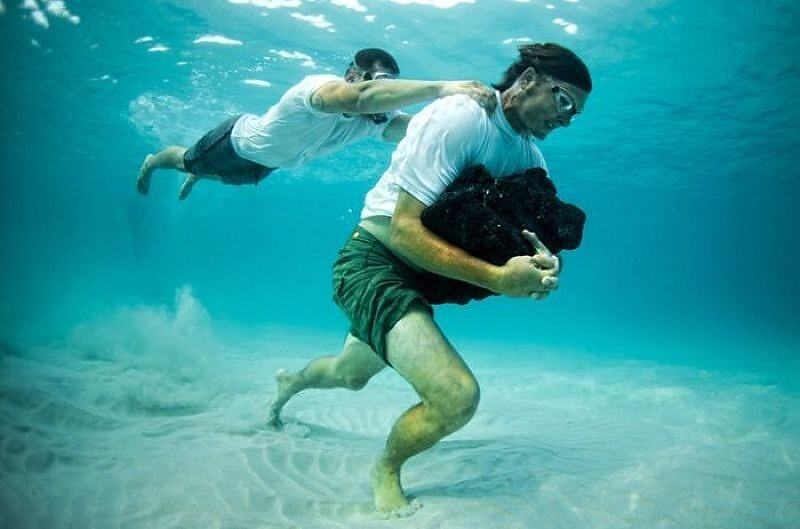 Obrázek Zatykani pod vodou